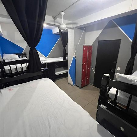 State Hostel - Em Frente Ao Metro São Paulo Eksteriør billede