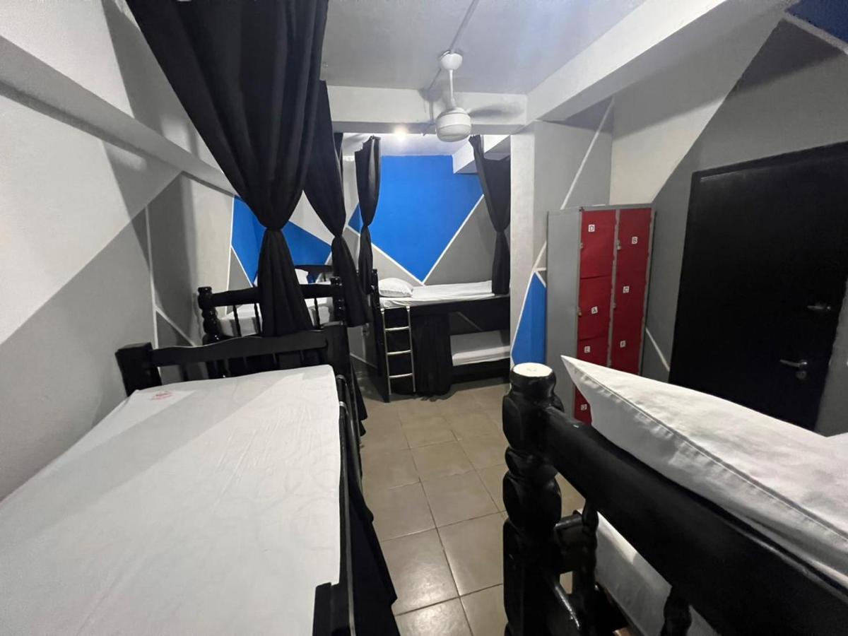 State Hostel - Em Frente Ao Metro São Paulo Eksteriør billede