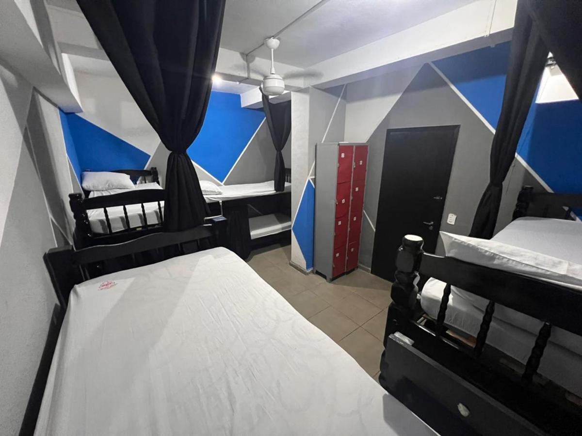 State Hostel - Em Frente Ao Metro São Paulo Eksteriør billede
