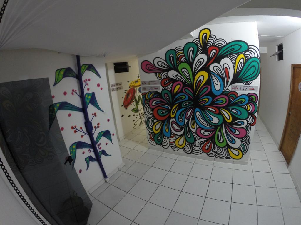State Hostel - Em Frente Ao Metro São Paulo Eksteriør billede